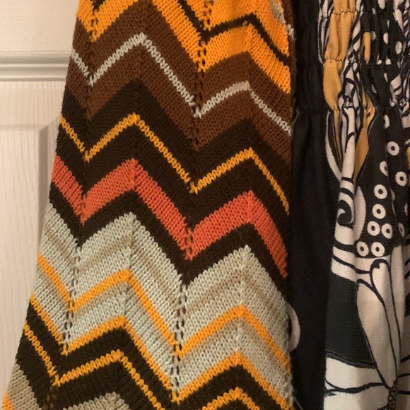 Inner Child long sleeves top multi-colored. - Picture 4 of 4